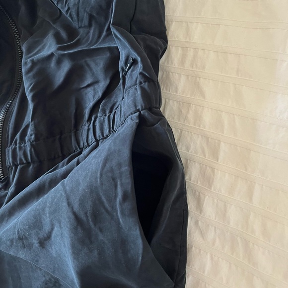 Bench Zip-up Romper - Picture 7 of 8